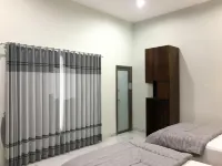 Hotel D88 Mitra RedDoorz Near Santera Flower Garden