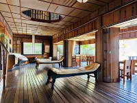 Bamboo House Beach Lodge & Restaurant - balcony