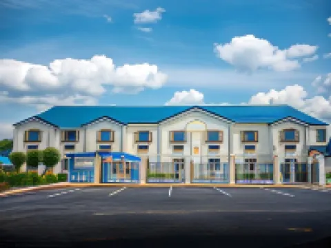 Days Inn by Wyndham Troy Hotels in Troy