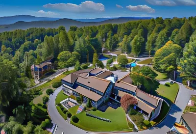 Echo Mountain Inn Hotels in Boyd