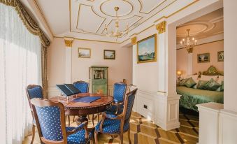 Trezzini Palace Hotel