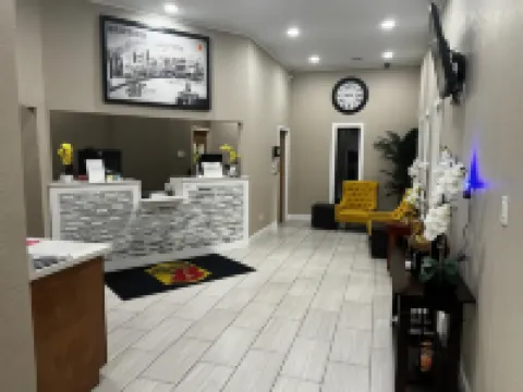 Super 8 by Wyndham Marion Hotels in Marion