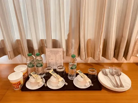 Yama Hotel & Rooftop Bar Отели в г. Botataung