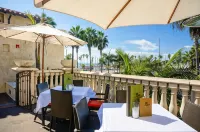 Balboa Inn, on the Beach at Newport