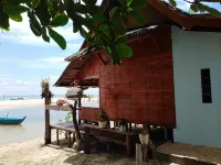 Homestay Pak Ucu  호텔