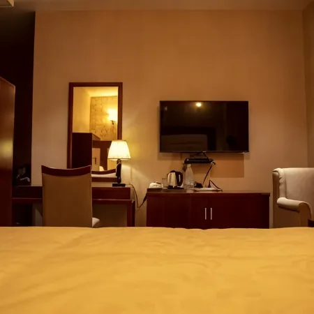 Ratna Hotel