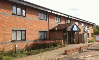 Days Inn by Wyndham Warwick South M40