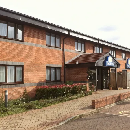 Days Inn by Wyndham Warwick South M40