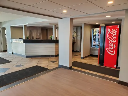 Super 8 by Wyndham Macleod Trail Calgary