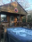 Private Cabin with hot tub. Nestled in the Woods just off Lake Limestone, Texas.