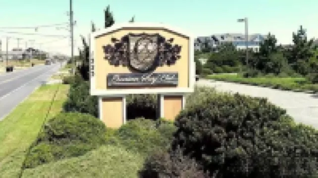 Beach Front Condo Two Pools and Hot Tub!