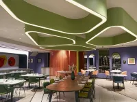 Pullman Santiago El Bosque Hotels near Nunoa