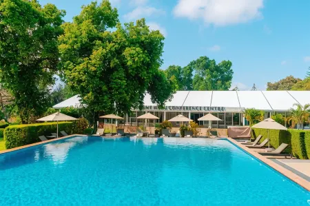 Mount Meru Hotel Отели рядом с достопримечательностью «Arusha Clock Tower»