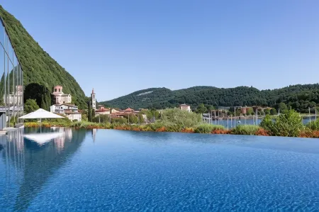 Hotel de Charme Laveno - Luxury All Inclusive Отели рядом с достопримечательностью «Laveno Mombello Lago»