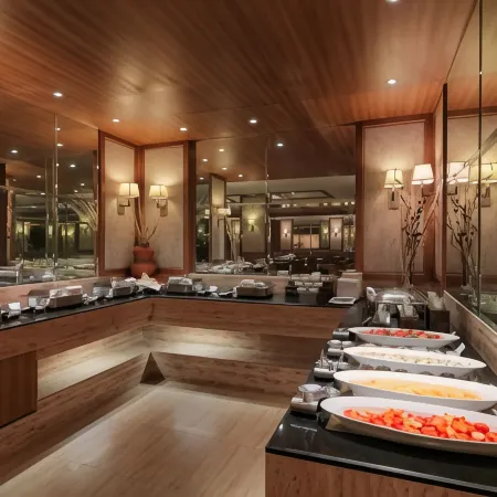 Royal Orchid Resort & Convention Centre, Yelahanka Bangalore Отели рядом с достопримечательностью «Технопарк Маньята»