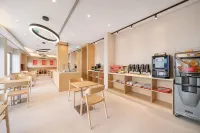 Moov Hotel Évora فنادق في Horta das Figueiras