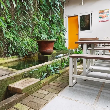 Jeng Tini Guest House
