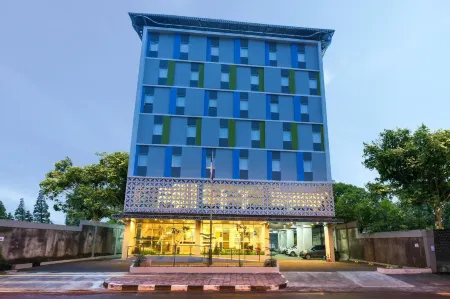 Hotel Citradream Tugu Yogyakarta Отели в г. Jetis