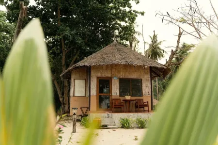 Mayalay Resort-Green Hotel Отели рядом с достопримечательностью «Kuan Tong Rock»