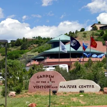 Days Inn by Wyndham Manitou Springs Отели рядом с достопримечательностью «Музей Гоуст Таун (Город-Призрак)»