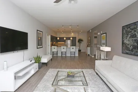 Rooftop Lounge, Pool and Fitness Center - Stylish Oasis Отели рядом с достопримечательностью «Мета Хедквотерс»