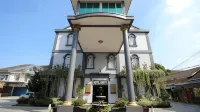 Ghotic Hotel Hotel di Sekejati