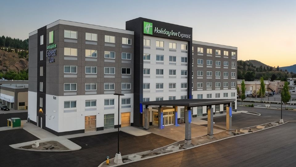 Holiday Inn Express & Suites BRANDON by IHG