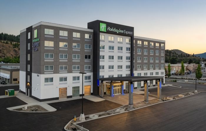 Holiday Inn Express & Suites BRANDON by IHG