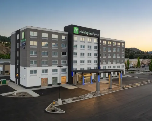 Holiday Inn Express & Suites BRANDON by IHG Hotels in Brandon
