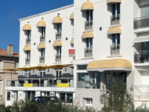 Hôtel the Originals Miramar, Royan Pontaillac Hotels near Parc du Palais des congrès