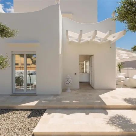 1201 Villa Adele in Maruggio Отели в г. Маруджо