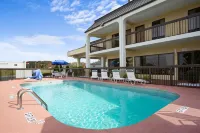 Super 8 by Wyndham Calhoun Hotels in Calhoun