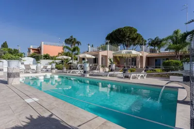 Small Luxury Apartments Pool and Sea View - Stella Del Mare