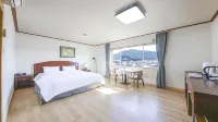 Jeju Golf Hotel - Bergblick