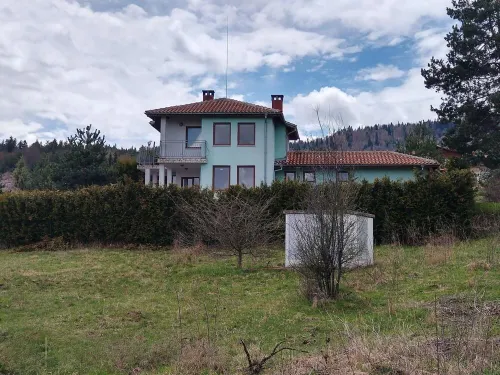 Spacious, Well-Equipped Villa With Stunning Views & Multiple Leisure Opportuni