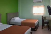 Guest House Anak Raja Pangkalan Bun Syariah Mitra RedDoorz Hotels in Mendawai
