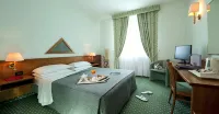 Castagna Palace Hotel & Restaurant فنادق في Montebello Vicentino