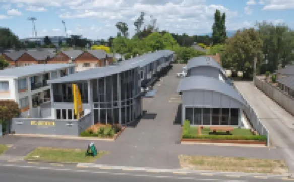 阿爾斯特中庭汽車旅館 住宿飯店