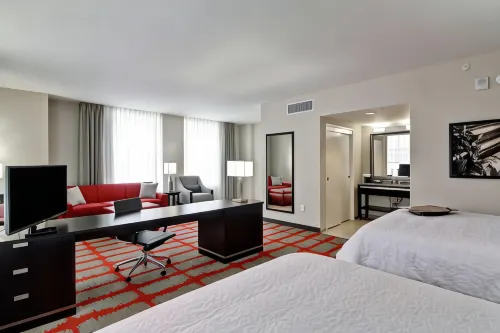 Hampton Inn & Suites Cincinnati-Downtown