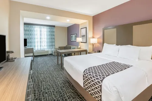 La Quinta Inn & Suites by Wyndham Weatherford OK Hotels in Custer County