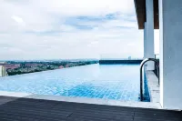 Damen Subang by Widebed - Rooftop Pools