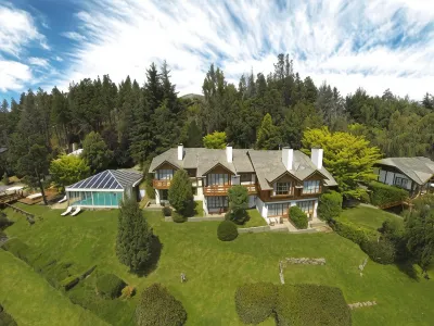 Pailahue Cabañas Lodge Hotels in 