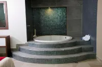 梅奧 5 號酒店 - 浴缸