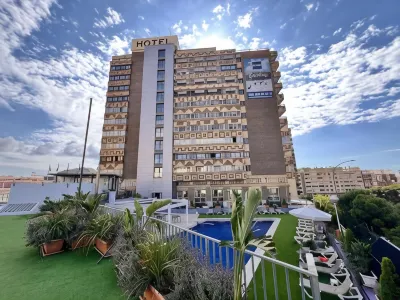 Hotel Maya Alicante Hotels near Playa del Postiguet