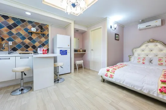 Gurye Dandelion Travel Pension