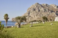 Sunny Villas Resort & Spa
