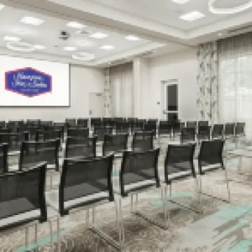 Hampton Inn & Suites Atlanta Buckhead Place