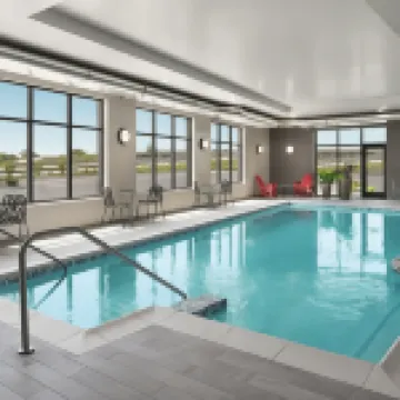 麥迪遜中央阿連特能源中心希爾頓惠庭套房飯店