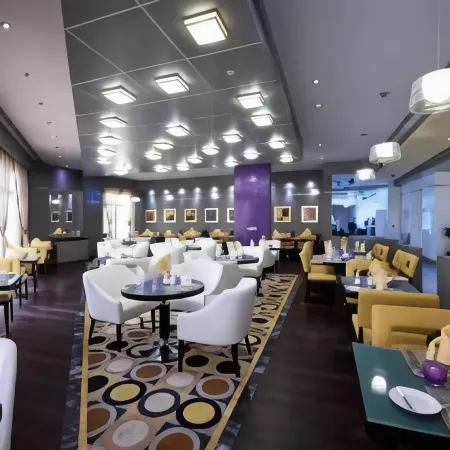 Grand Plaza Hotel Отели рядом с достопримечательностью «Аль-Кусейс»