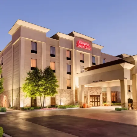 Hampton Inn & Suites Addison